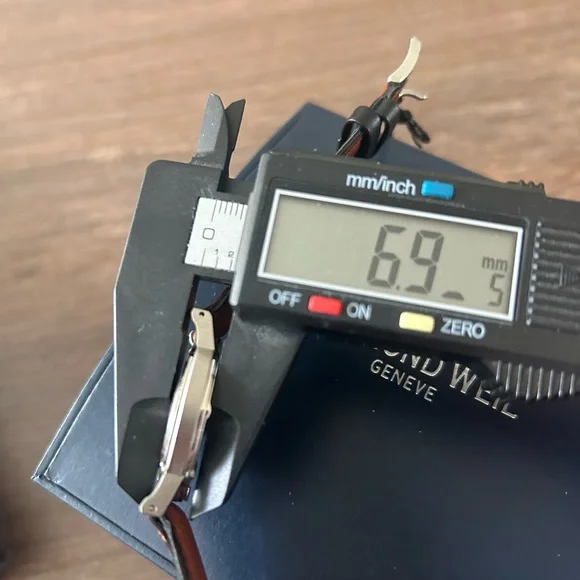 RAYMOND WEIL W1 ladies watch new - Picture 5 of 9